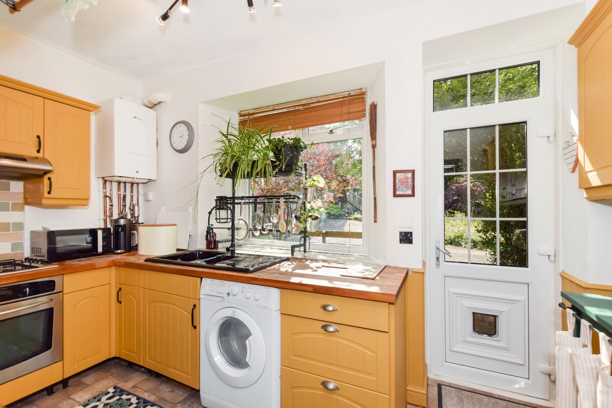 2 bed ground floor flat for sale in The Square, Ashfield, FK15  - Property Image 8