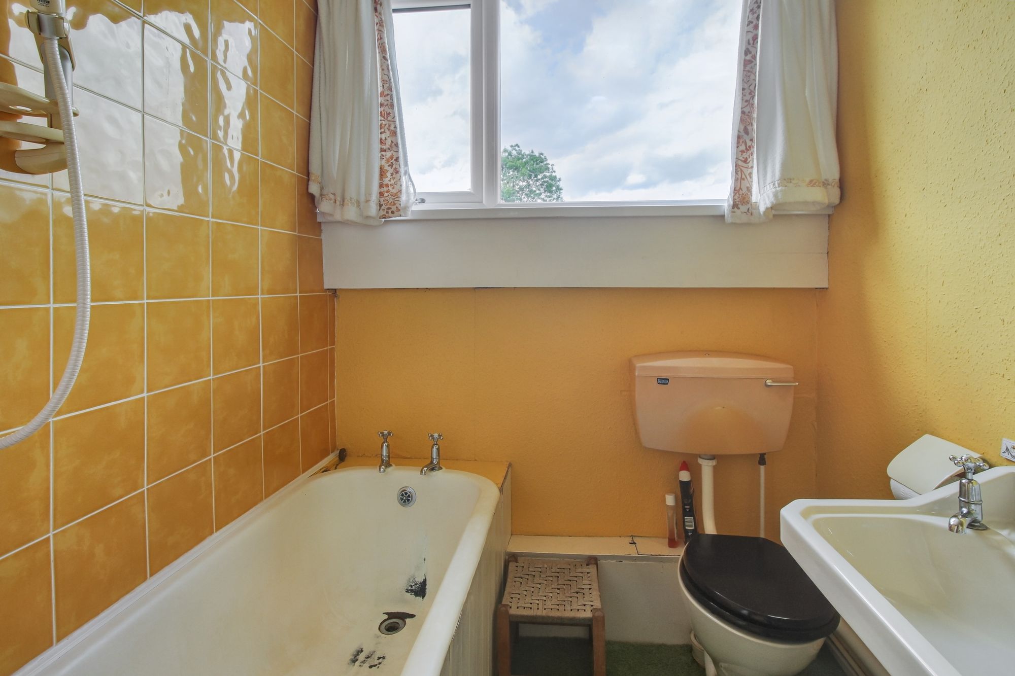 2 bed terraced house for sale in Bridgend, Callander, FK17 11