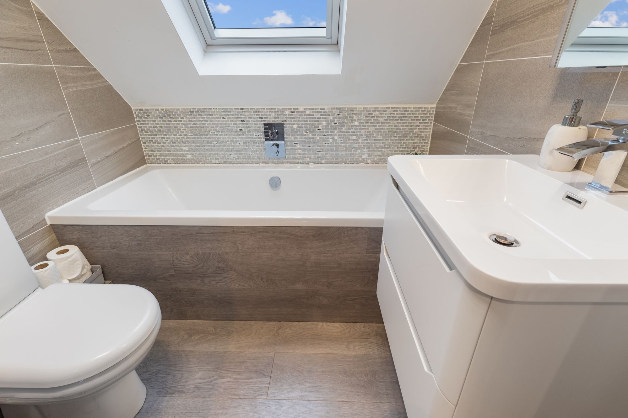 4 bed mid-terraced house for sale in Camp Place, Callander, FK17  - Property Image 20