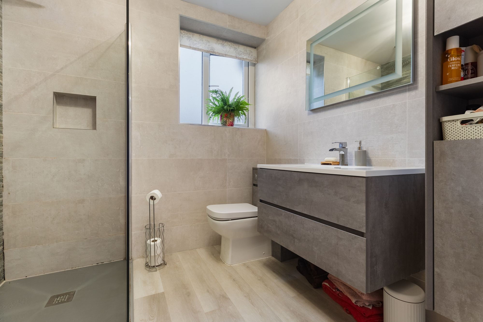 4 bed mid-terraced house for sale in Camp Place, Callander, FK17 13