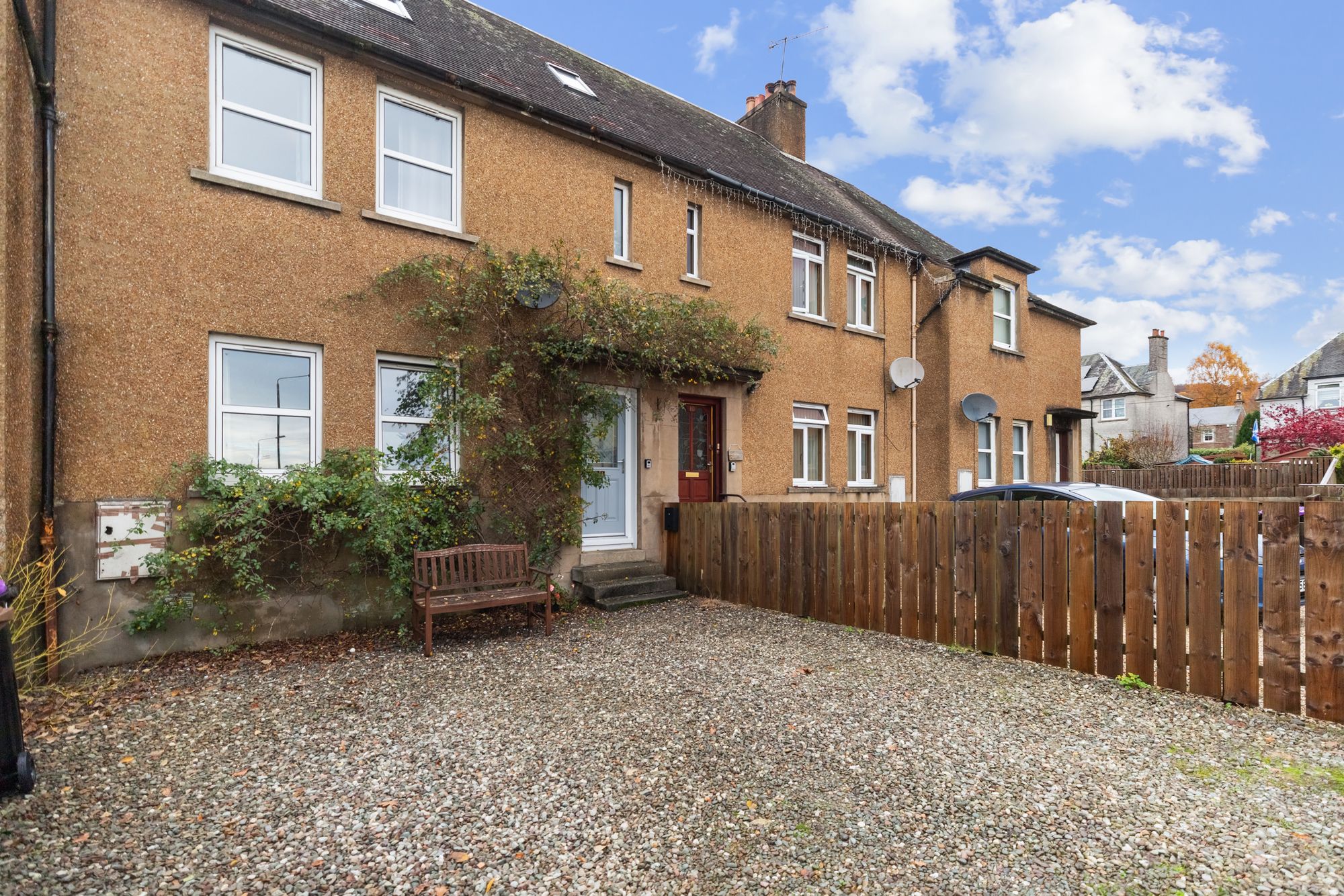 4 bed mid-terraced house for sale in Camp Place, Callander, FK17 25