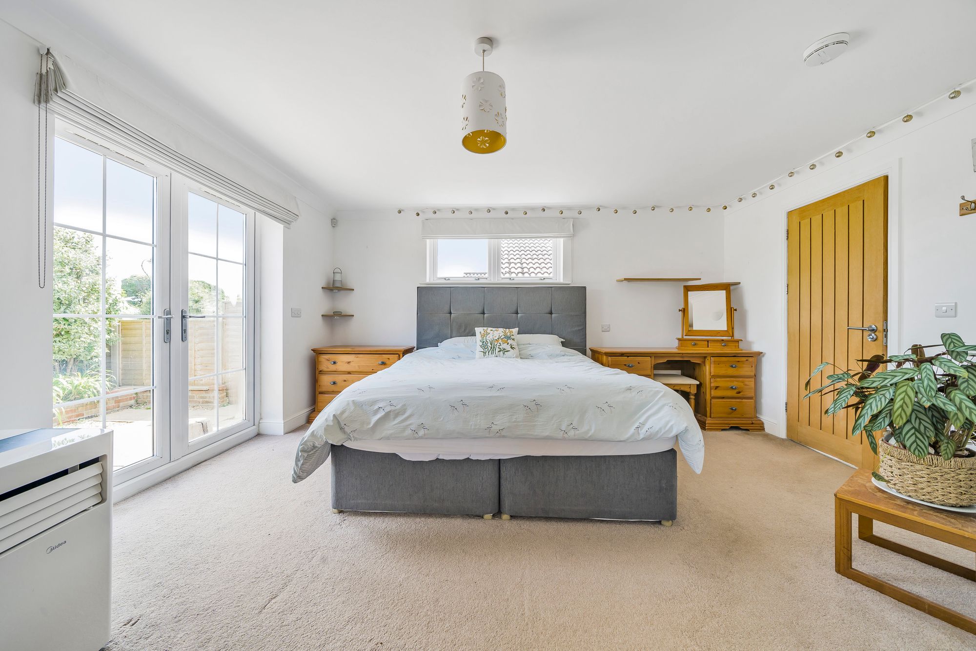 3 bed bungalow for sale in Harbour Road, Bognor Regis  - Property Image 9