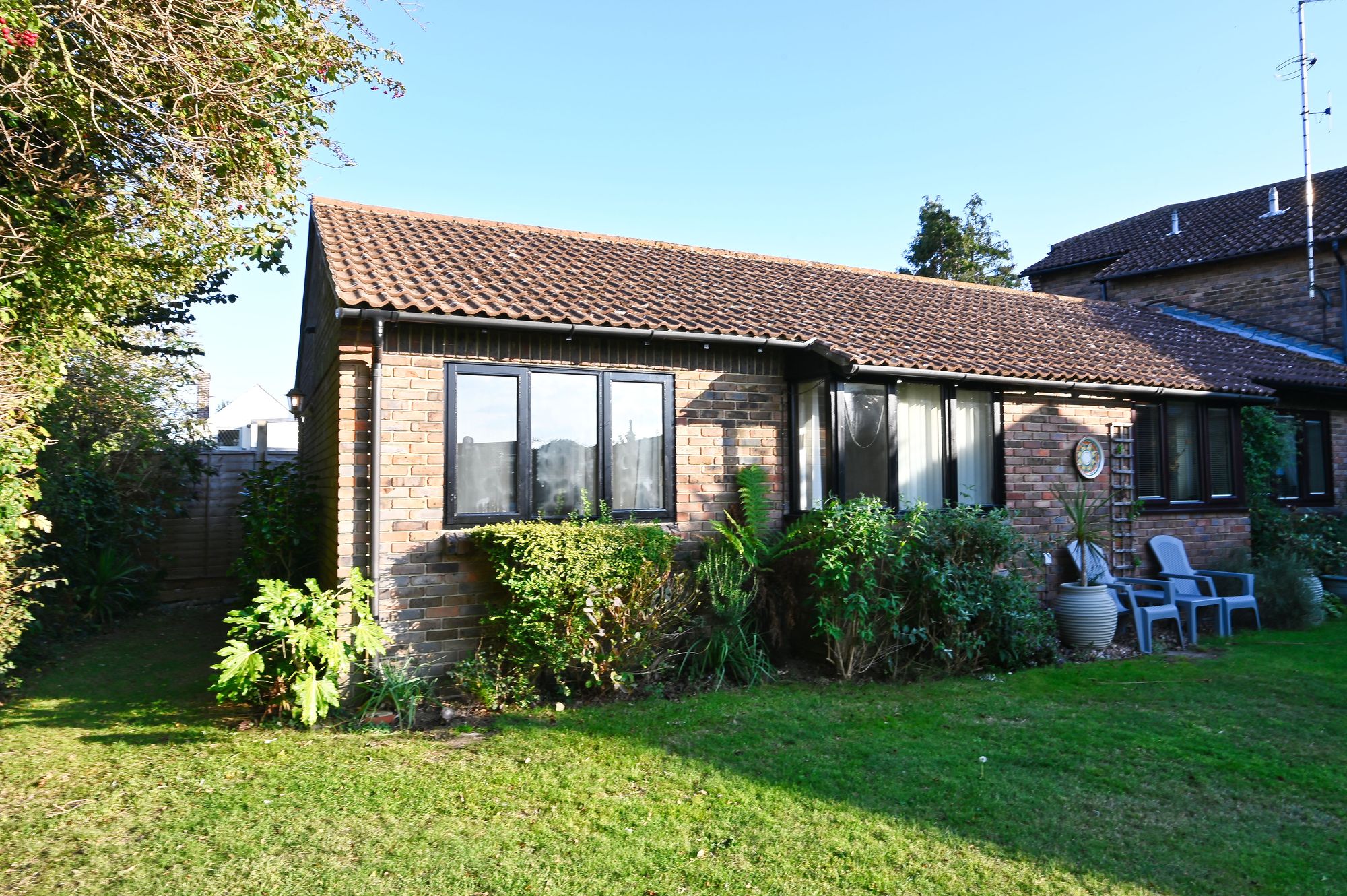 1 bed bungalow for sale in Pagham Road, Bognor Regis  - Property Image 1