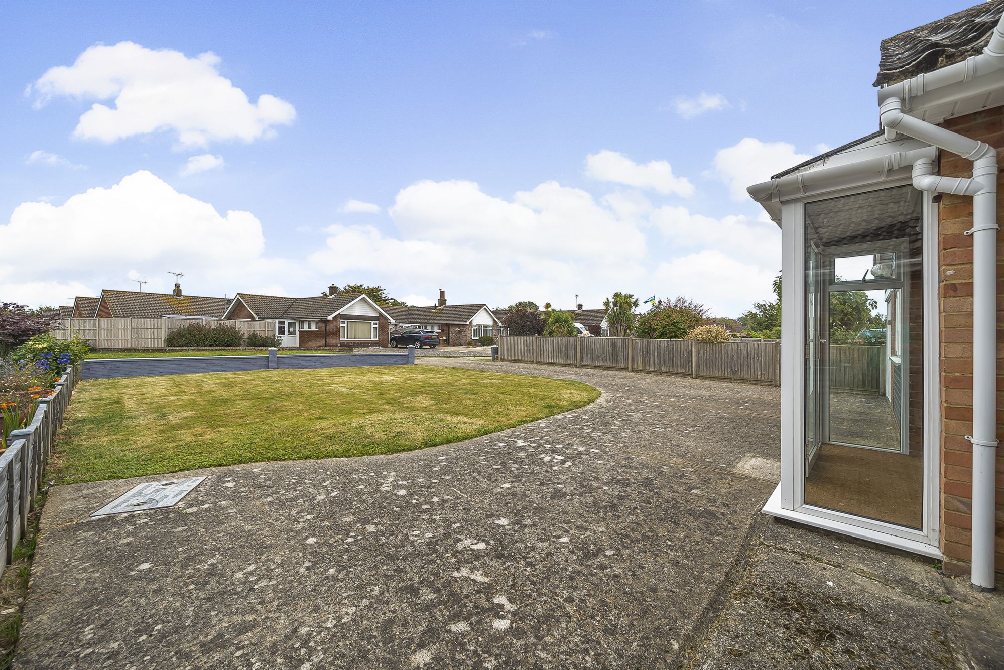 2 bed bungalow for sale in St. Thomas Drive, Bognor Regis  - Property Image 19