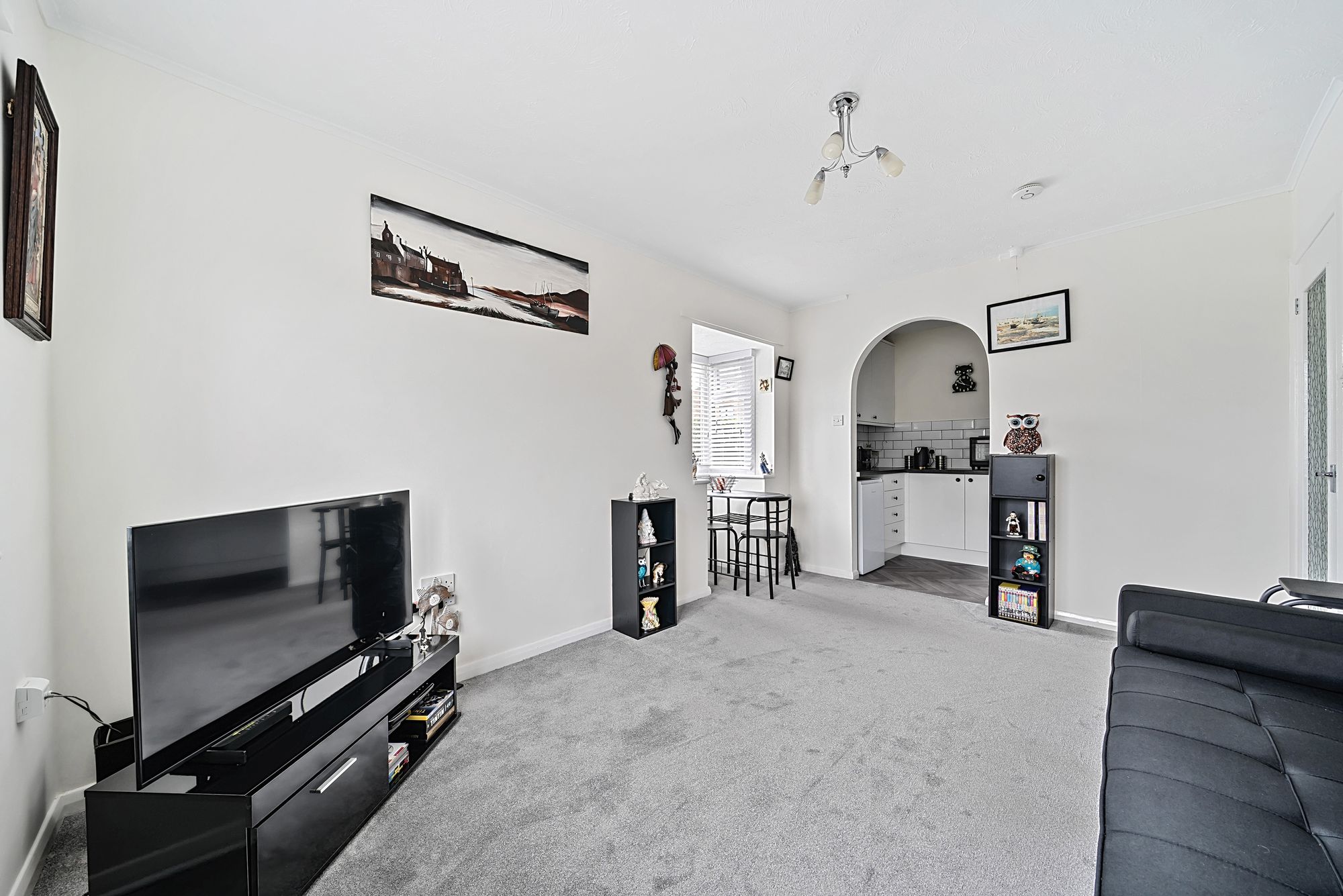 1 bed flat for sale in Pagham Road, Bognor Regis  - Property Image 3