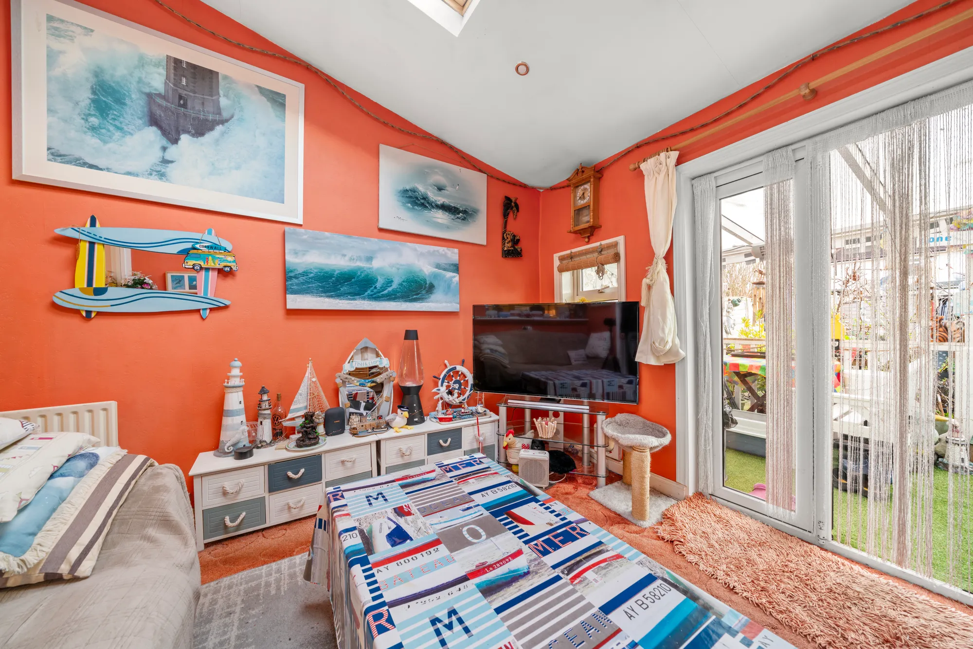 2 bed terraced house for sale in Cranford Avenue, Staines-Upon-Thames  - Property Image 7