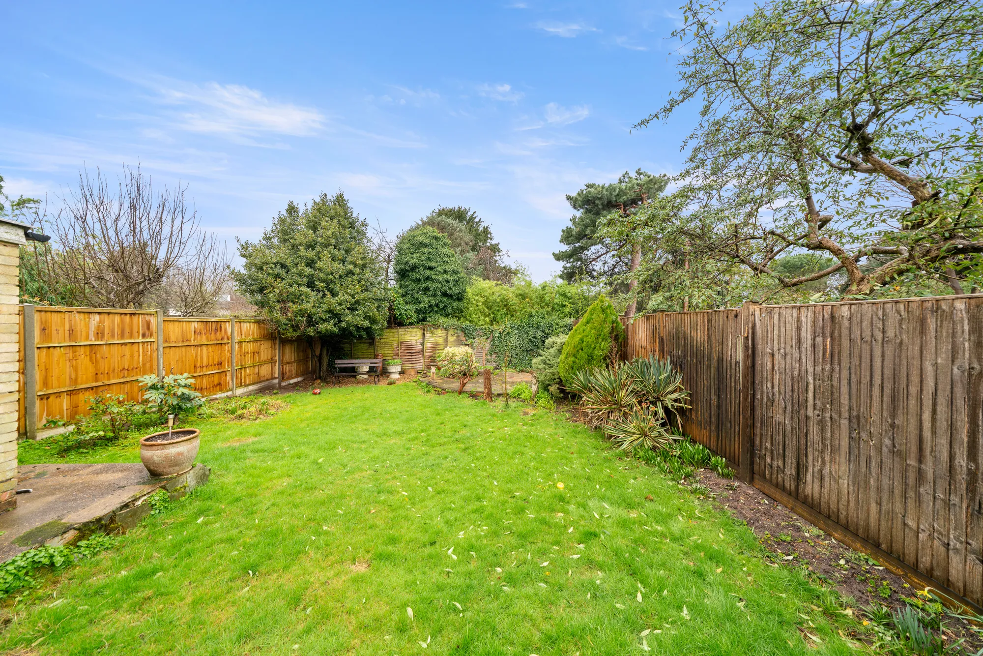3 bed semi-detached house for sale in Sunna Gardens, Sunbury-On-Thames  - Property Image 2