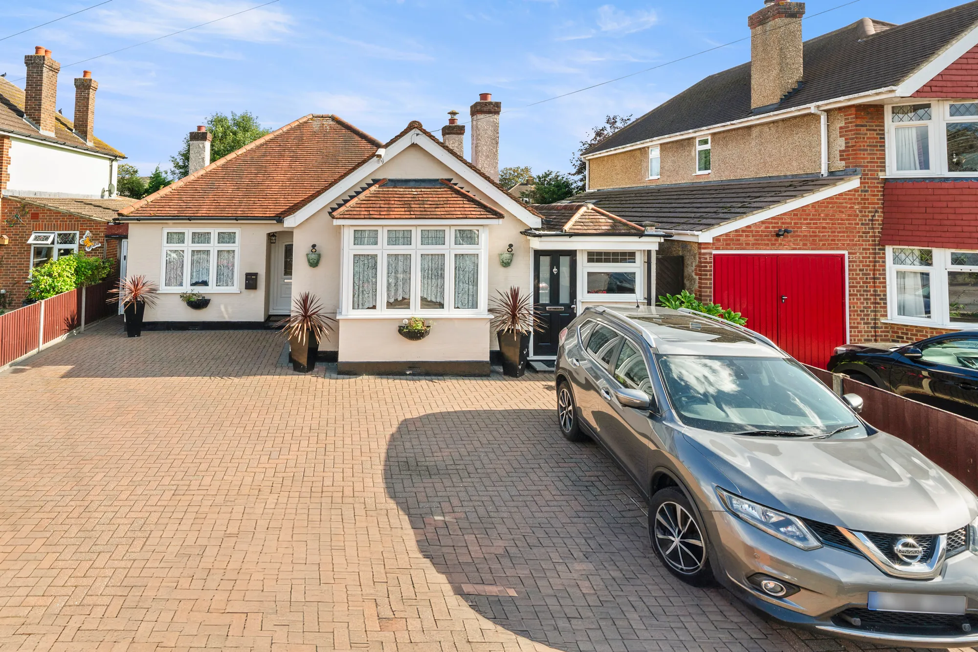 3 bed detached bungalow for sale in The Drive, Ashford 1