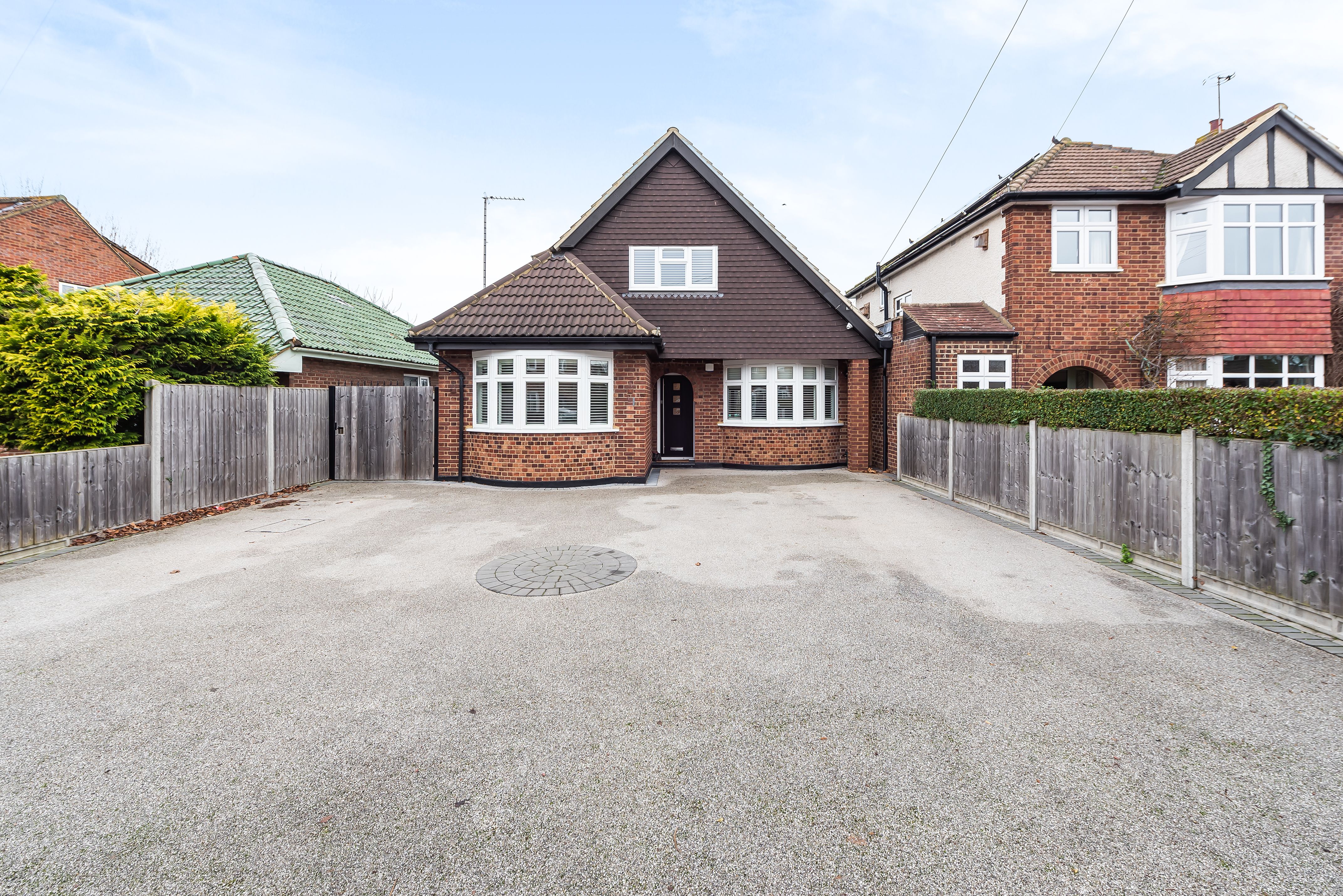 4 bed detached house for sale in Commercial Road, Staines-Upon-Thames - Property Image 1