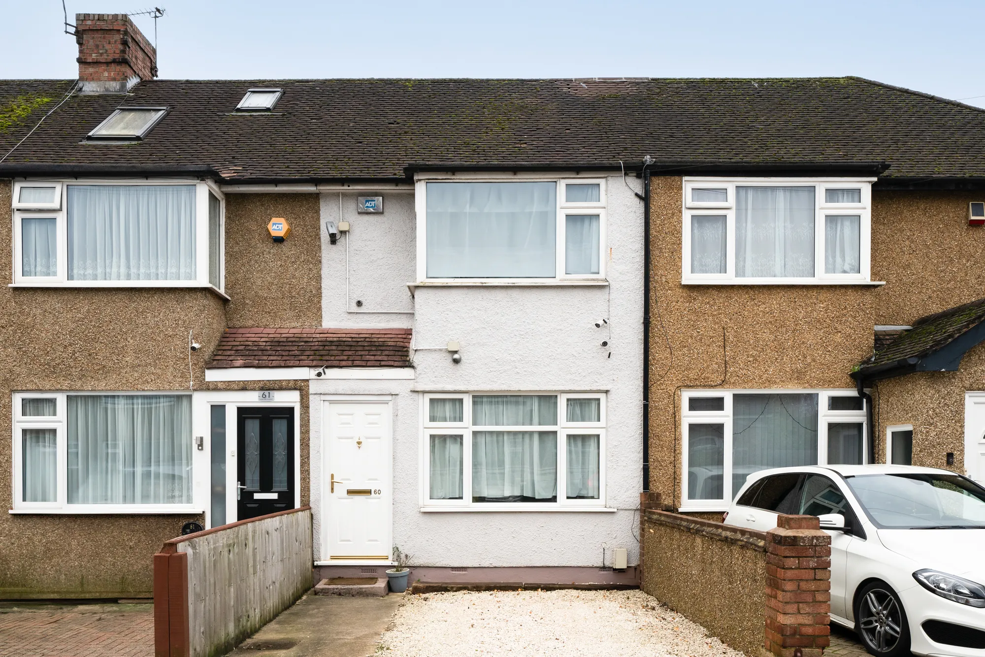 2 bed mid-terraced house for sale in Cranford Avenue, Staines-Upon-Thames 0