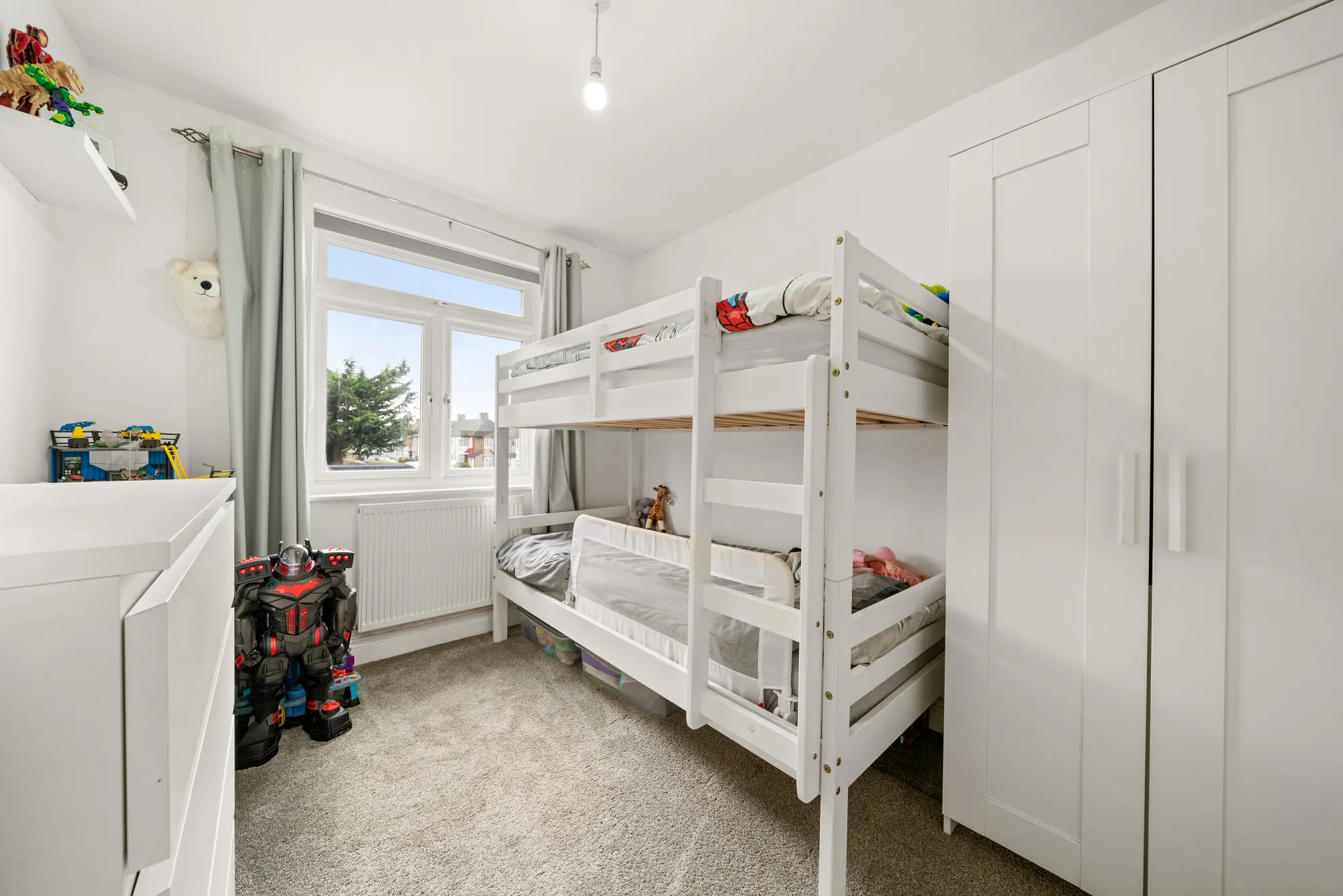 2 bed mid-terraced house for sale in Cranford Avenue, Staines-Upon-Thames 7