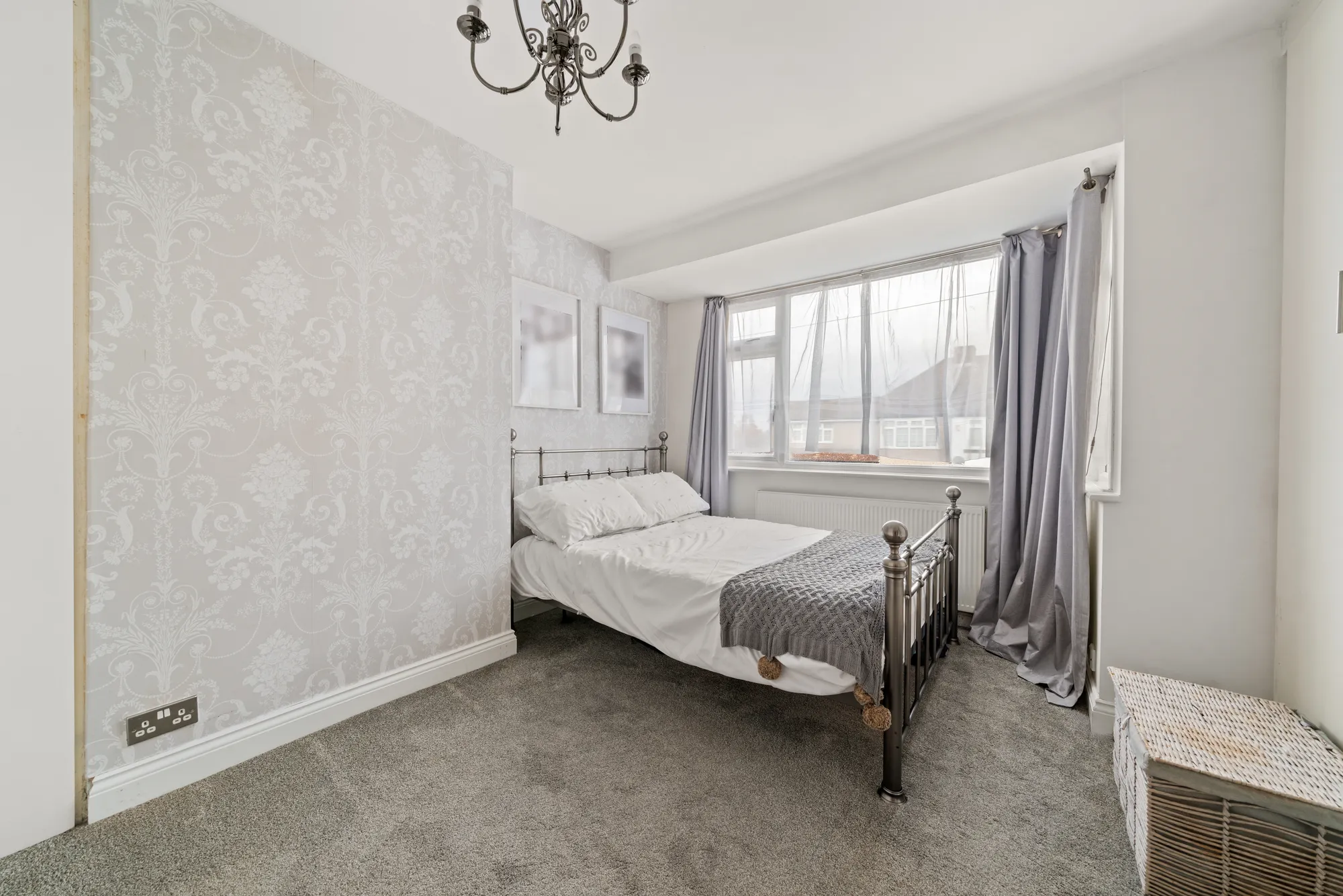 2 bed mid-terraced house for sale in Cranford Avenue, Staines-Upon-Thames 5