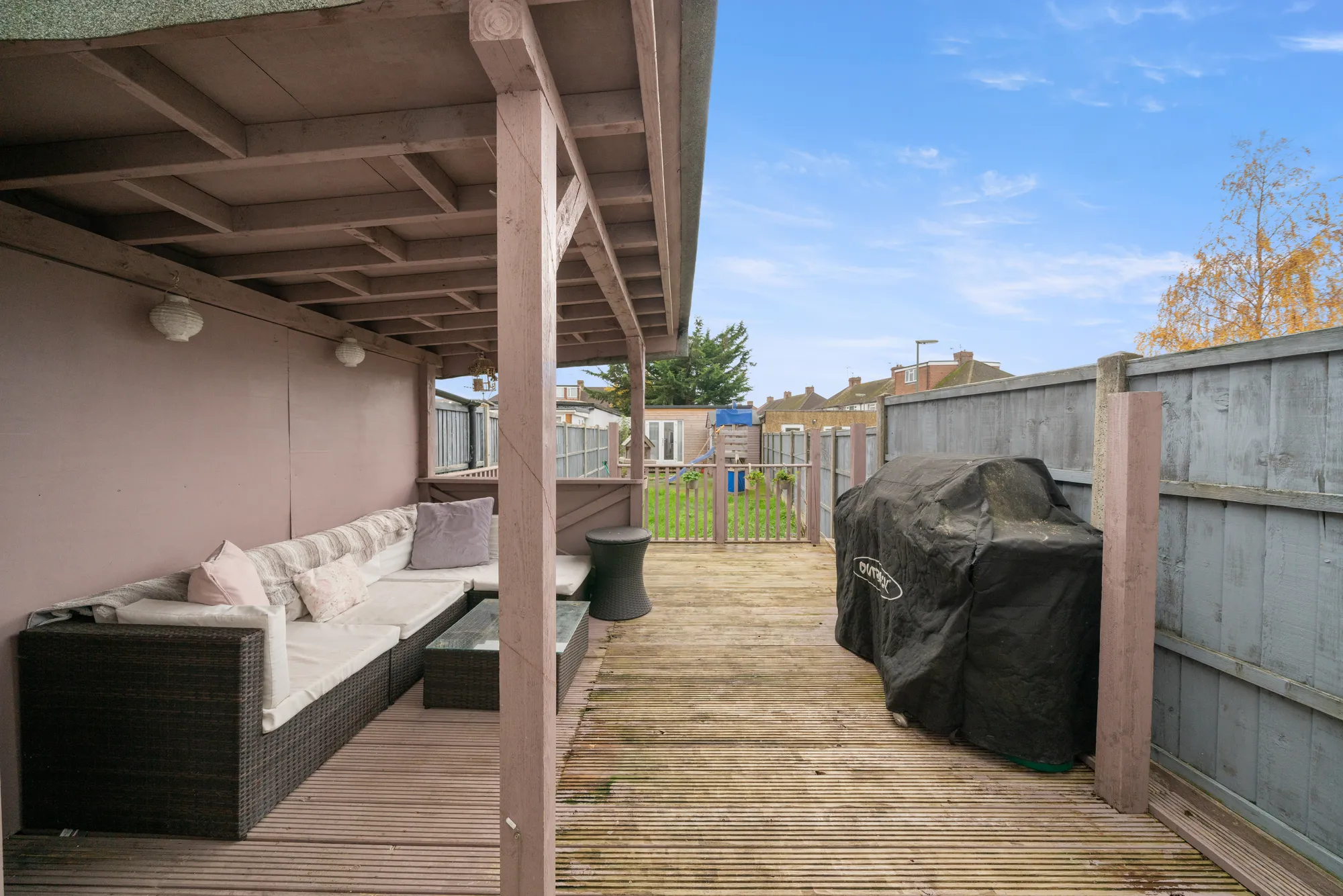 2 bed mid-terraced house for sale in Cranford Avenue, Staines-Upon-Thames 10