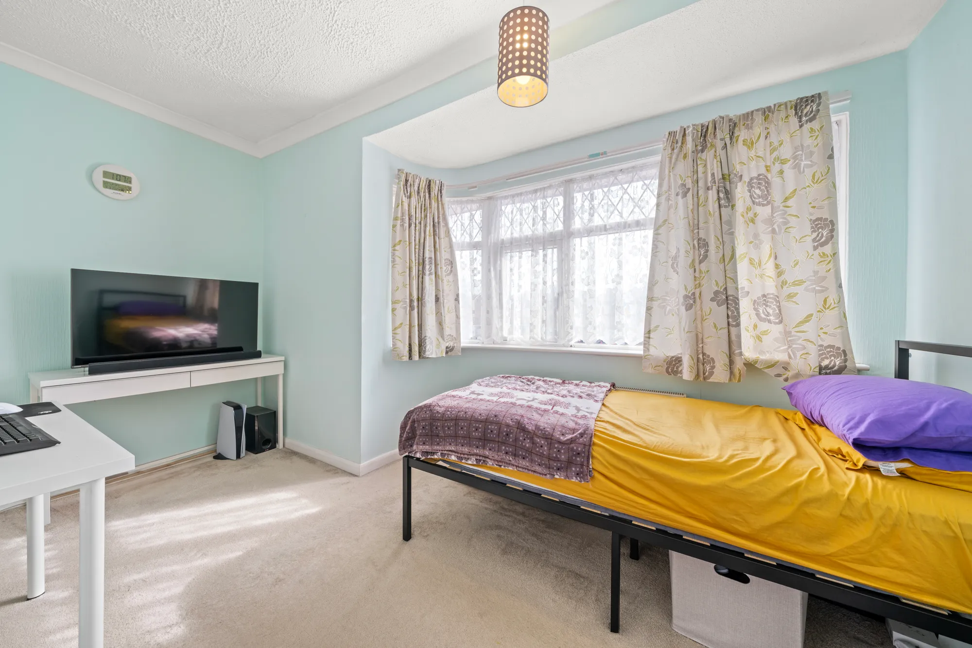 3 bed semi-detached house for sale in Staines Road, Feltham  - Property Image 15