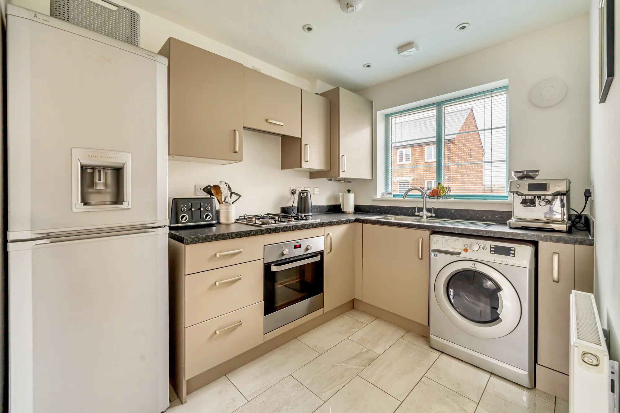 2 bed mid-terraced house for sale in Hampden Square, Bicester 1