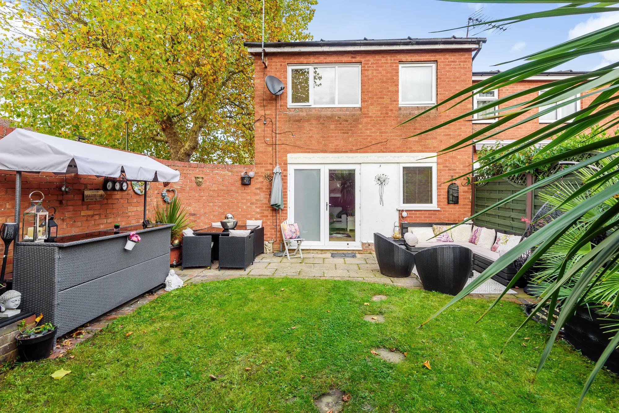 4 bed end of terrace house for sale in Bingham Drive, Staines-Upon-Thames 15