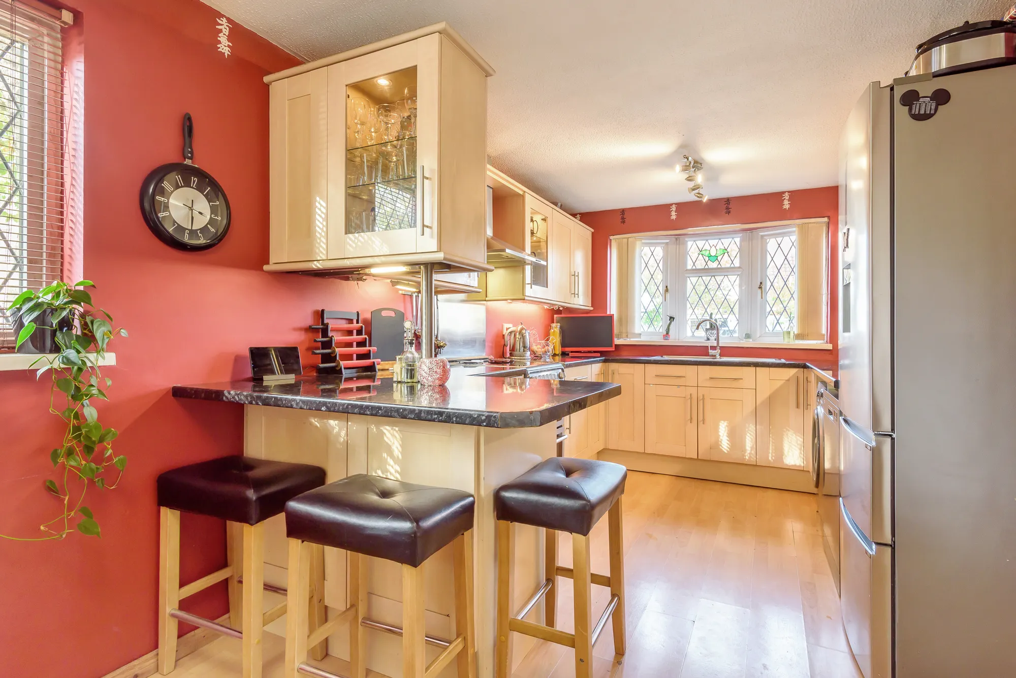 4 bed end of terrace house for sale in Bingham Drive, Staines-Upon-Thames 1