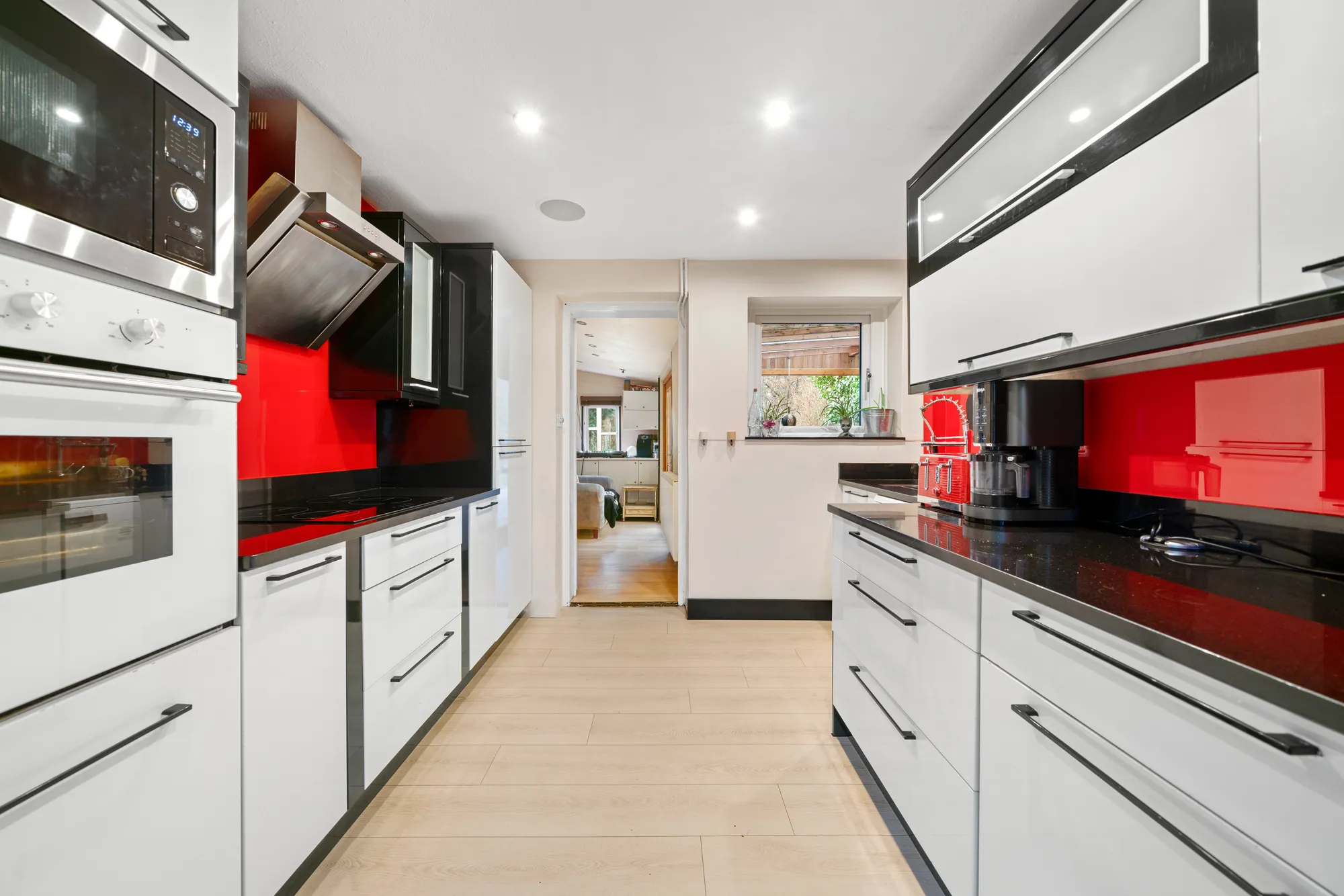 3 bed mid-terraced house for sale in Carroll Crescent, Ascot  - Property Image 3