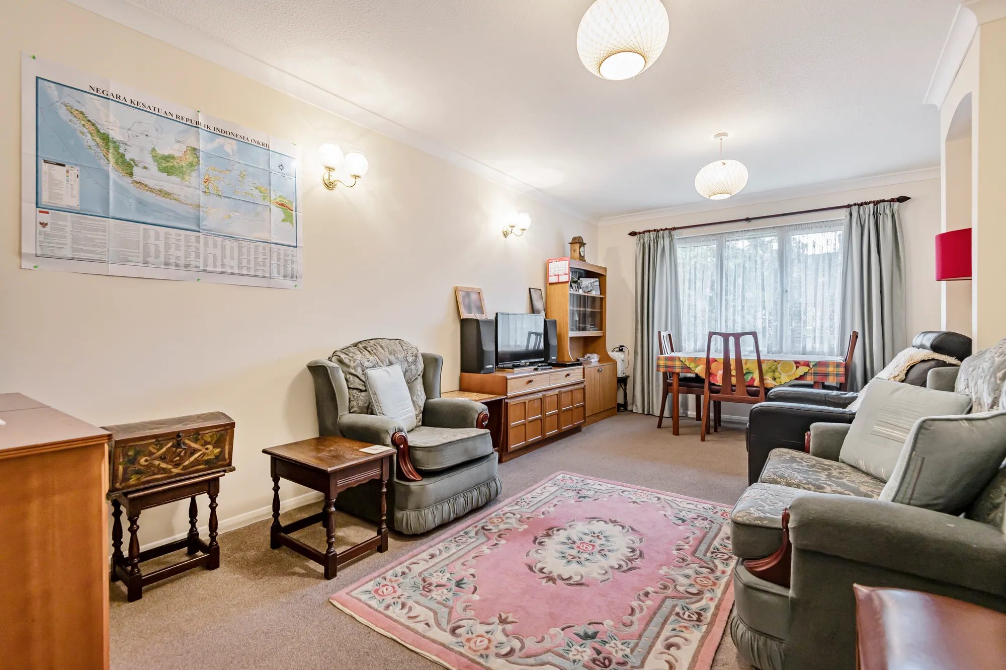 2 bed apartment for sale in Berryscroft Road, Staines-Upon-Thames 3