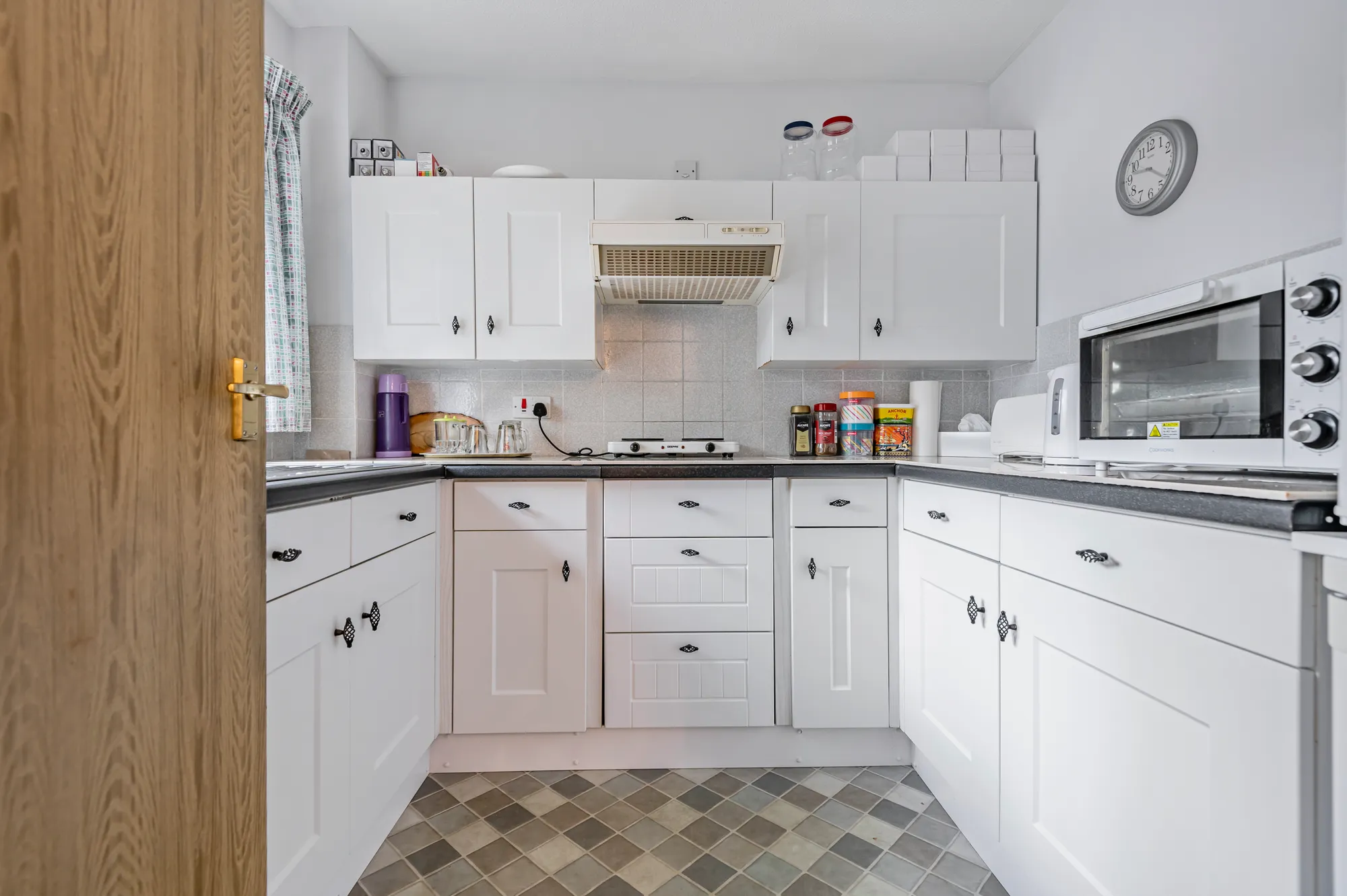 2 bed apartment for sale in Berryscroft Road, Staines-Upon-Thames  - Property Image 8