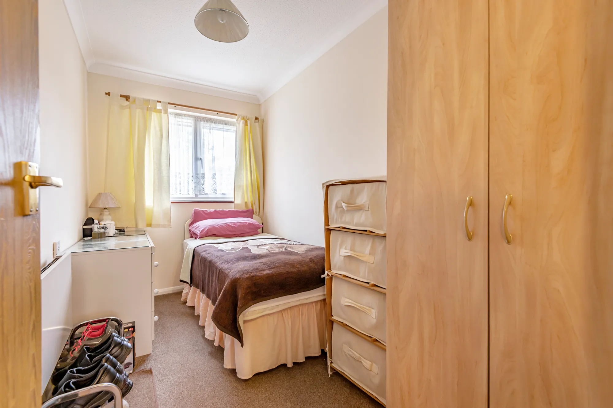 2 bed apartment for sale in Berryscroft Road, Staines-Upon-Thames 11