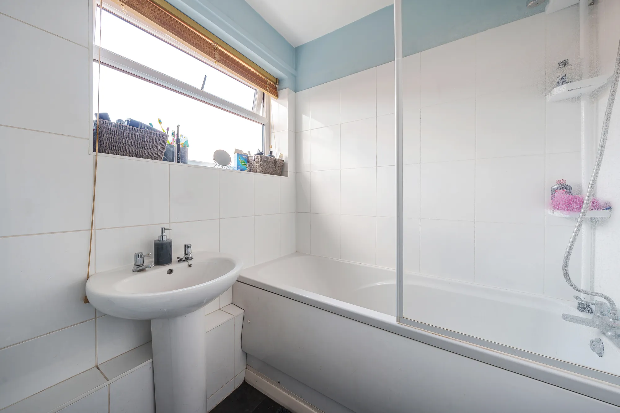 1 bed apartment for sale in Tomlin Road, Slough 4