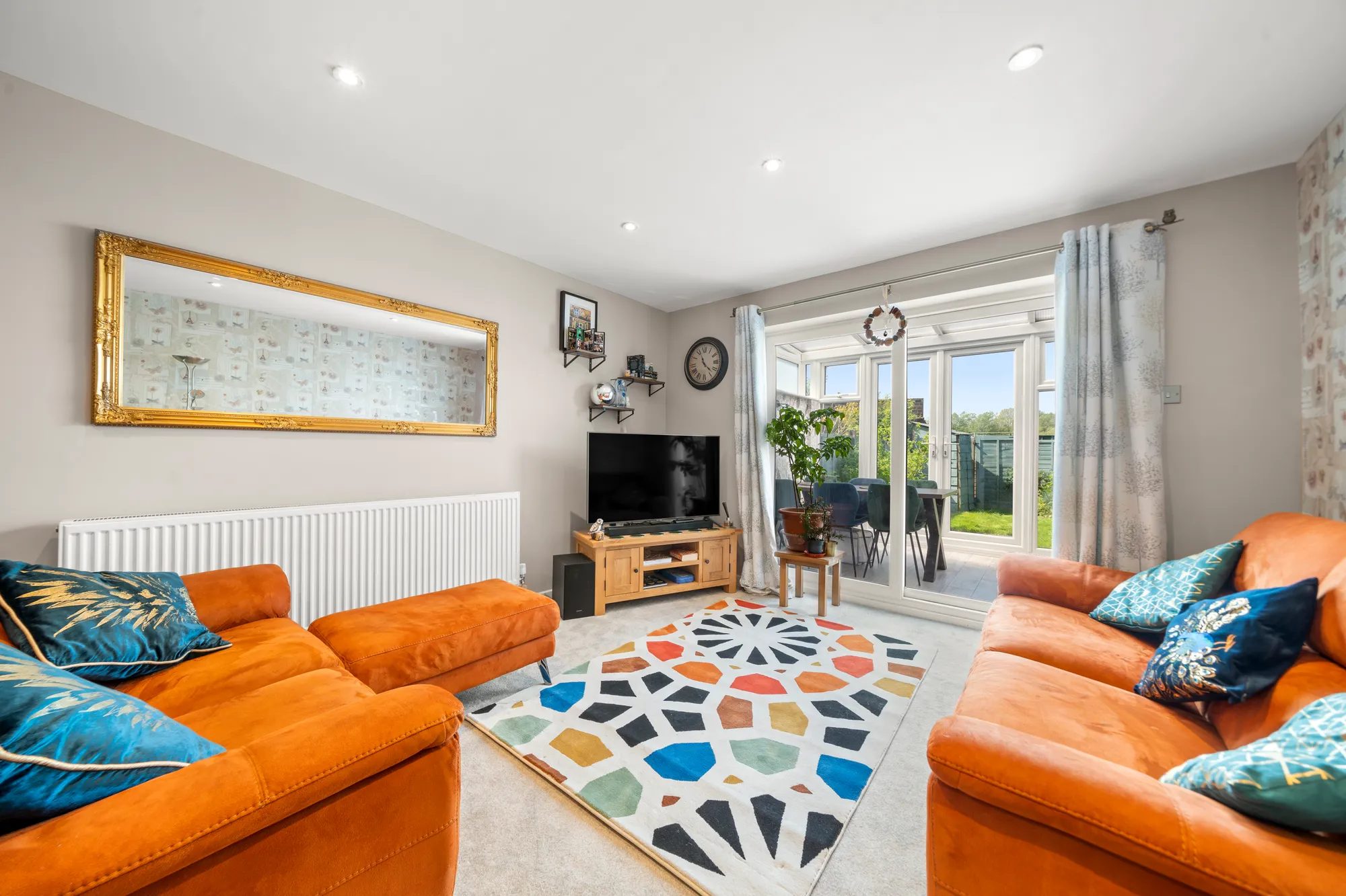 2 bed mid-terraced house for sale in Peket Close, Staines-Upon-Thames 9