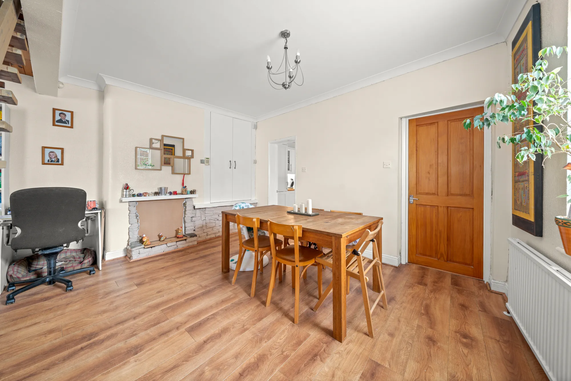 4 bed end of terrace house for sale in Chestnut Grove, Staines-Upon-Thames 8