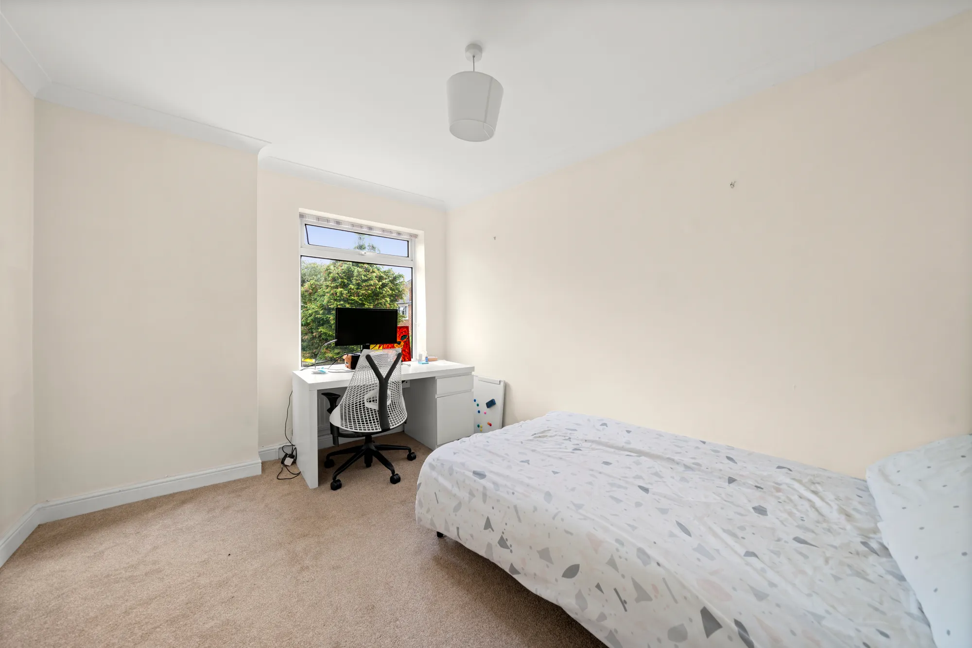 4 bed end of terrace house for sale in Chestnut Grove, Staines-Upon-Thames 15