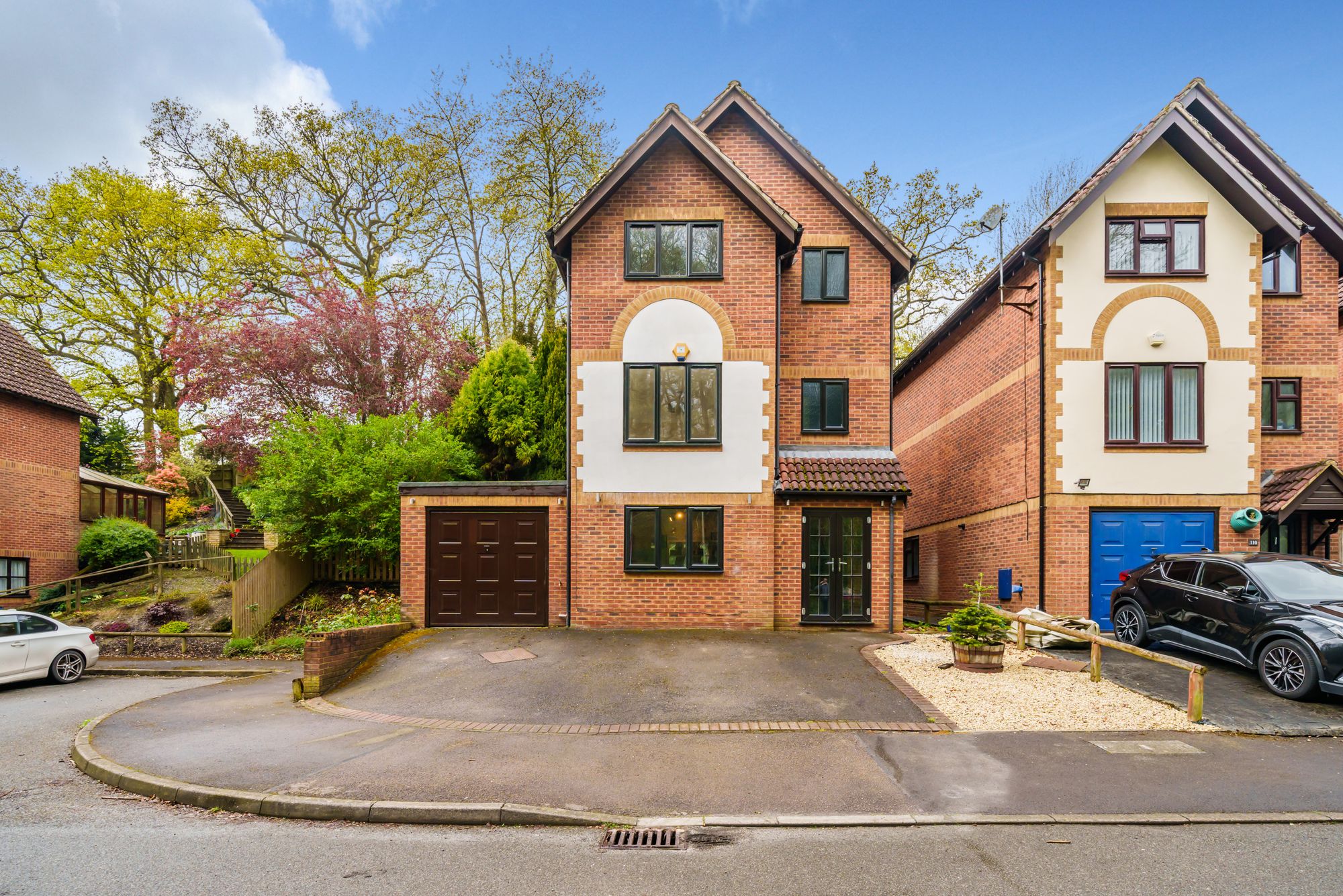 4 bed detached house for sale in Starlings Drive, Reading - Property Image 1