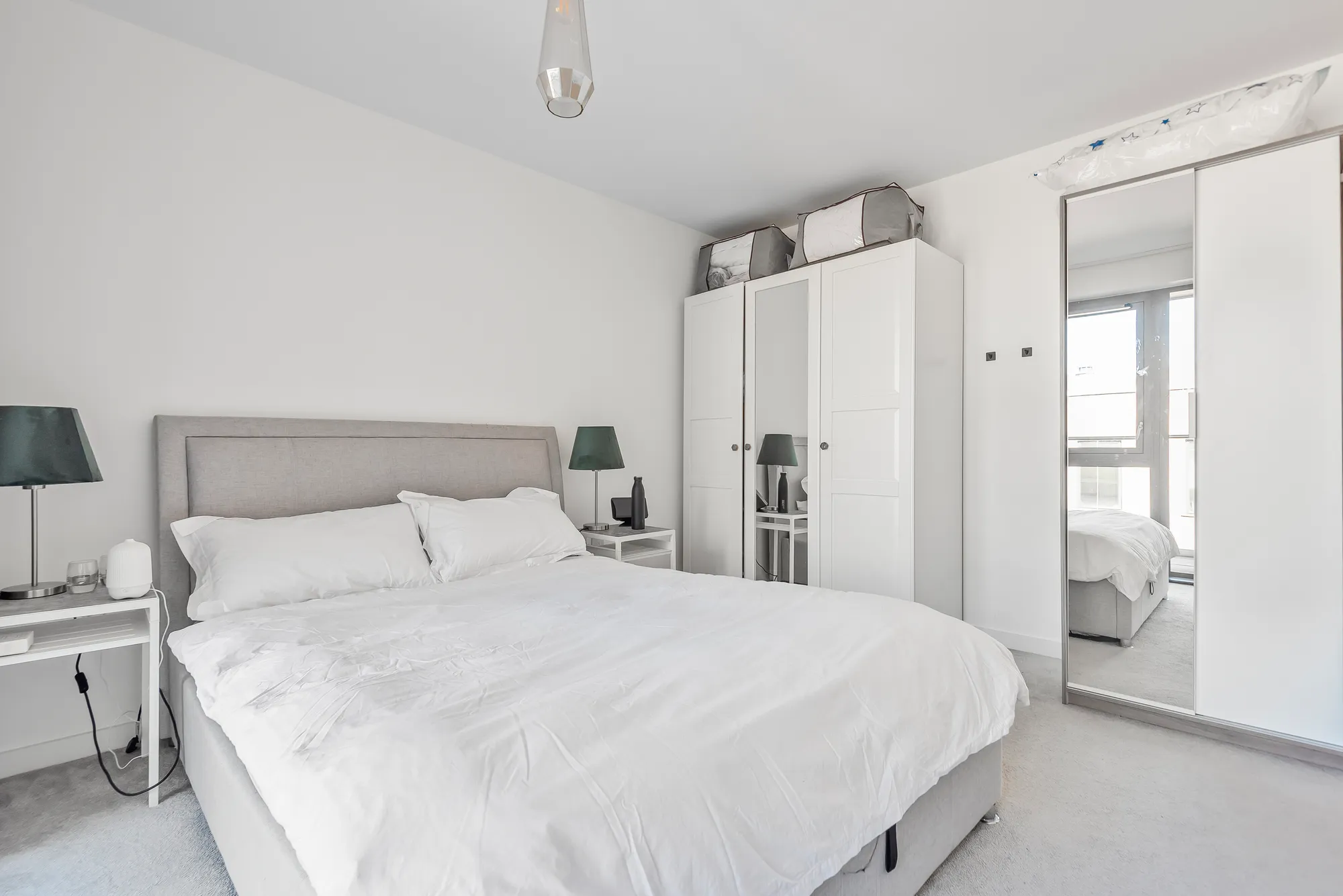 1 bed apartment for sale in Chatfield Road, London 8