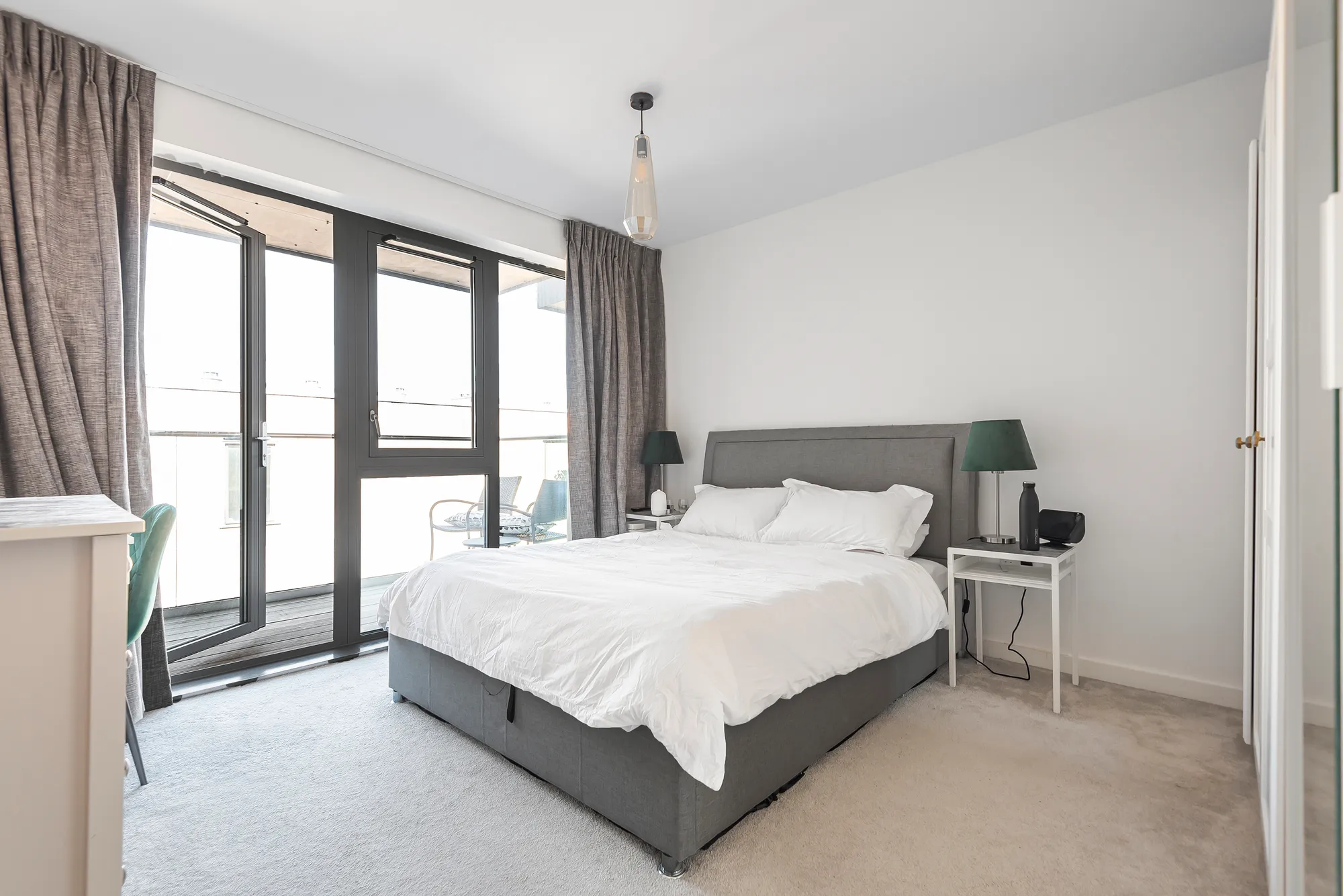 1 bed apartment for sale in Chatfield Road, London 10