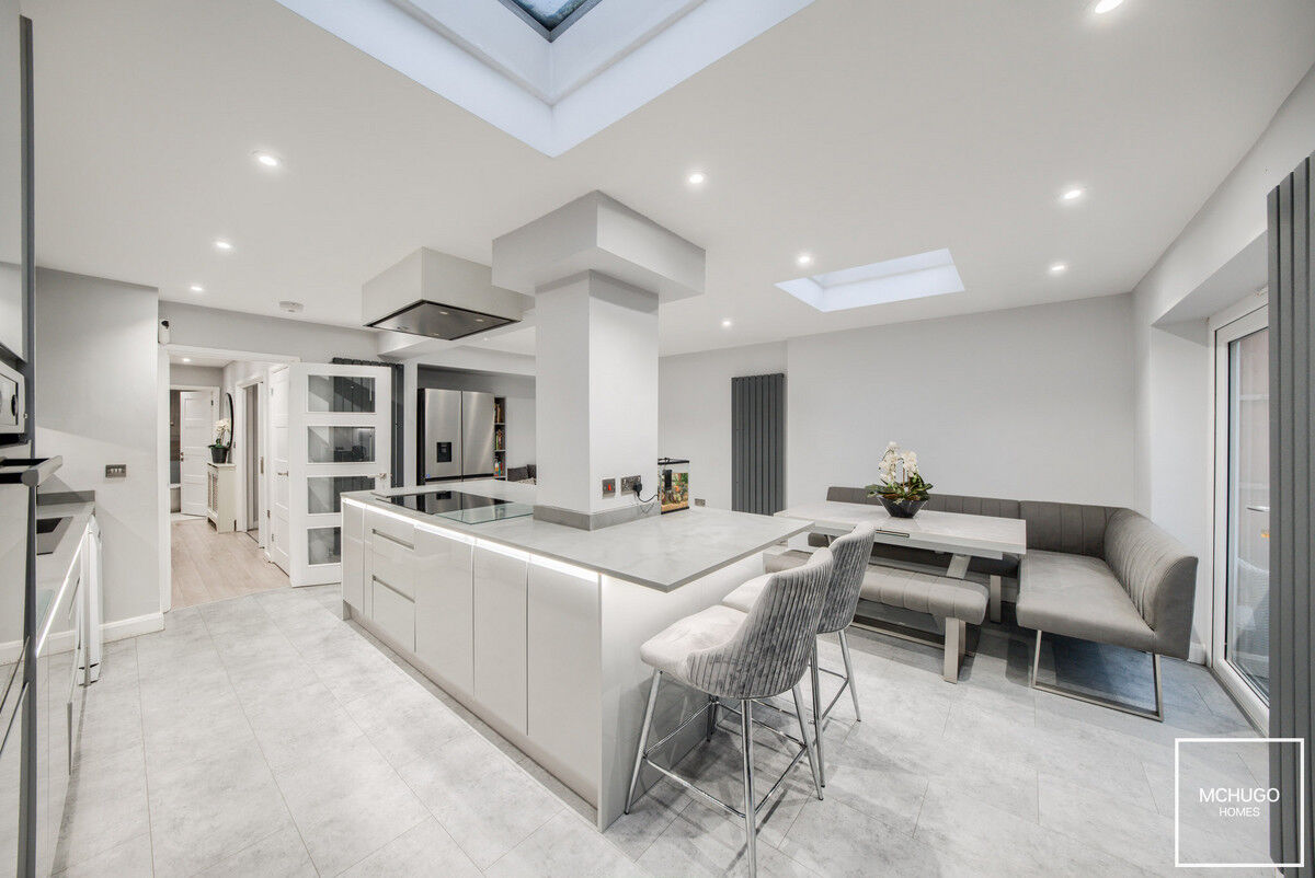 4 bed link detached house for sale in Niall Close, Edgbaston, B15 3LU  - Property Image 3