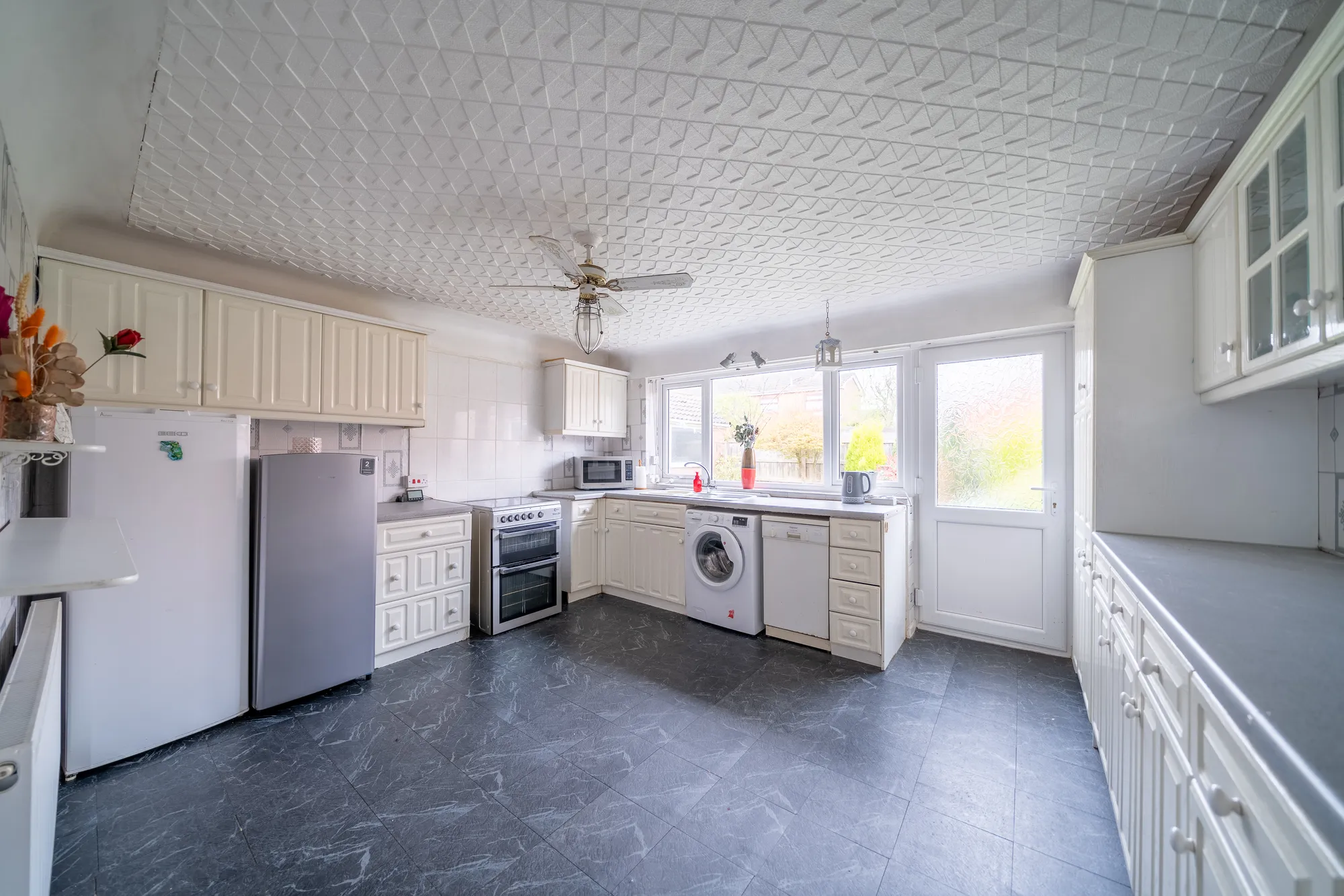 4 bed semi-detached bungalow for sale in Moss Lane, Liverpool  - Property Image 3