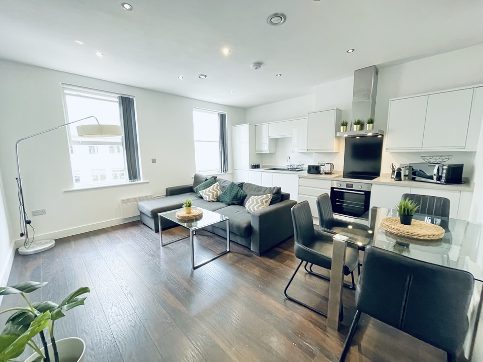 ***FANTASTIC CITY CENTRE APARTMENT*** <br />
***UTILITIES INCUDED***<br
/>
***FULLY FURNISHED***<br
/>
Here at North Wall we are excited to present this beautiful spacious apartment right in the heart of Liverpool! Opposite the institution that is San Carlo, the apartment is in an ideal location for those wanting to enjoy the vast array of bars and restaurants that Castle Street has to offer. 44 Castle Street benefits from being is a short walk to various landmarks and amenities in multiple directions - Moorfields train station, Liverpool One plus the sights of the Royal Albert Dock to name but a few!