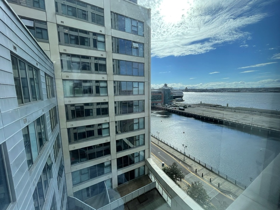 ***WATERFRONT APARTMENT***FULLY FURNISHED STUDIO*** <br />
North Wall are delighted to market this spacious studio apartment in Princes Dock on Liverpool's desirable waterfront. Floor to ceiling windows with views over the River Mersey really does make this a beautiful place to live.<br
/>
There is a concierge to the ground floor, with lifts to all floors. The apartment comprises of: inner hallway with storage room that houses washer dryer, bathroom with tiled walls and floor, then the living/sleeping/dining room which includes bed, couch, table, chairs and wardrobe. The kitchen is fitted with fridge freezer and oven.<br
/>
Call Agents to request a viewing.