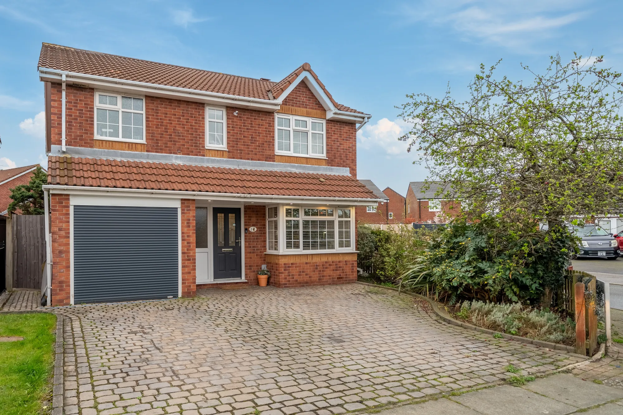 Captivating extended detached 4-bed family home in sought-after L9 Orrell Park area. Spacious lounge with media wall, 26ft breakfast kitchen, stunning orangery diner, en suite, bathroom, WC, utility area. Tranquil cul de sac location near amenities.