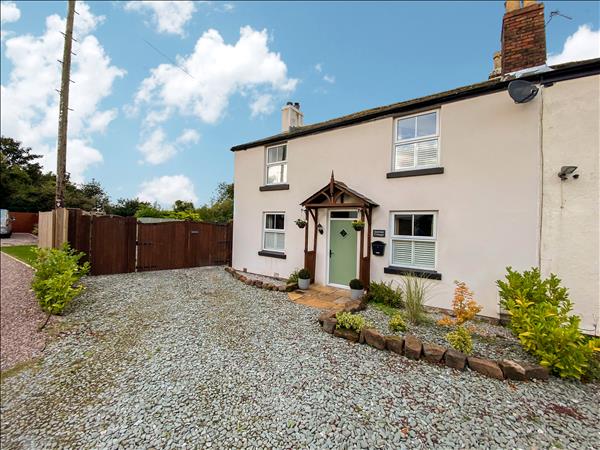 This three bedroom semi detached cottage has the WOW factor and is available immediately. Dating back over 250 years and combining original features and modern and contemporary style, this property must be seen to fully appreciate everything it has to offer.