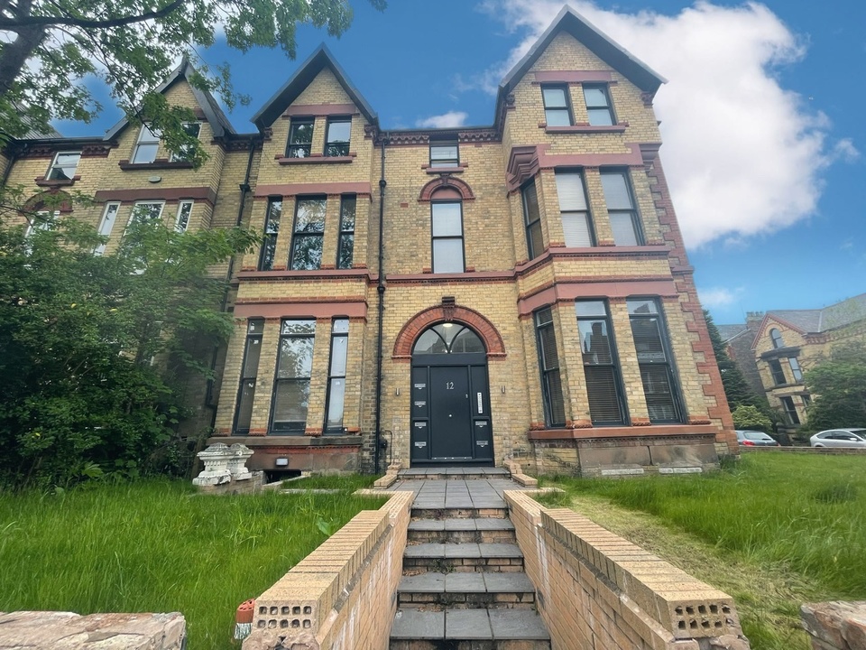 ***NEWLY RENOVATED***<br />
***DUPLEX APARTMENT***<br
/>
North Wall are thrilled to market 'The Sefton', a truly exceptional THREE bedroom duplex apartment, in this renovated building on Ivanhoe Road. A stones throw from Sefton Park and Lark Lane, this really is a sought after location.