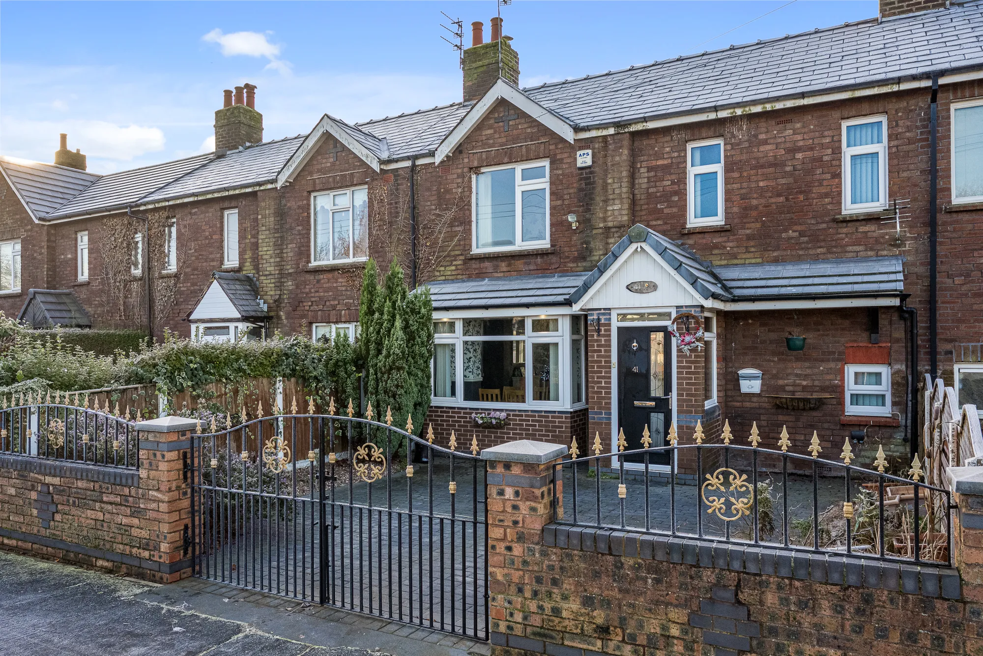 NO CHAIN!!! Presenting a truly enchanting and meticulously styled three-bedroom mid-terraced property, now gracing the market with the distinct advantage of a direct gateway to the picturesque Liverpool to Leeds canal, making it an irresistible allure for discerning buyers.