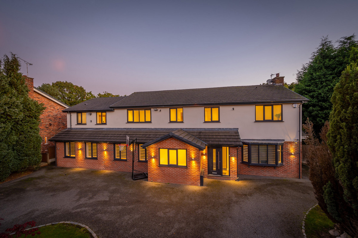 6 bed detached house for sale in Broadway, Bramhall  - Property Image 13