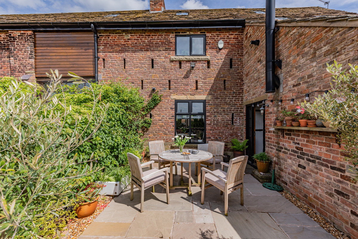 5 bed barn conversion for sale in Old Hall Lane, Stockport  - Property Image 11