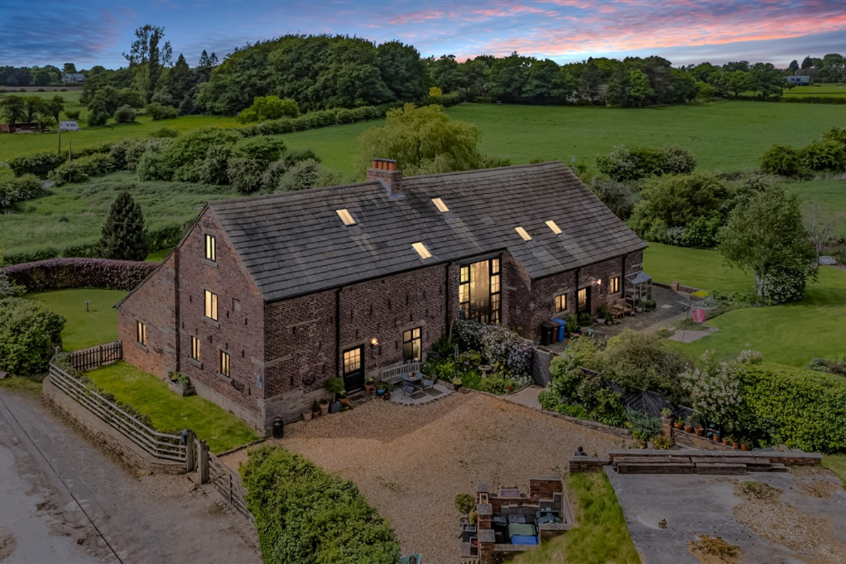 5 bed barn conversion for sale in Old Hall Lane, Stockport  - Property Image 1