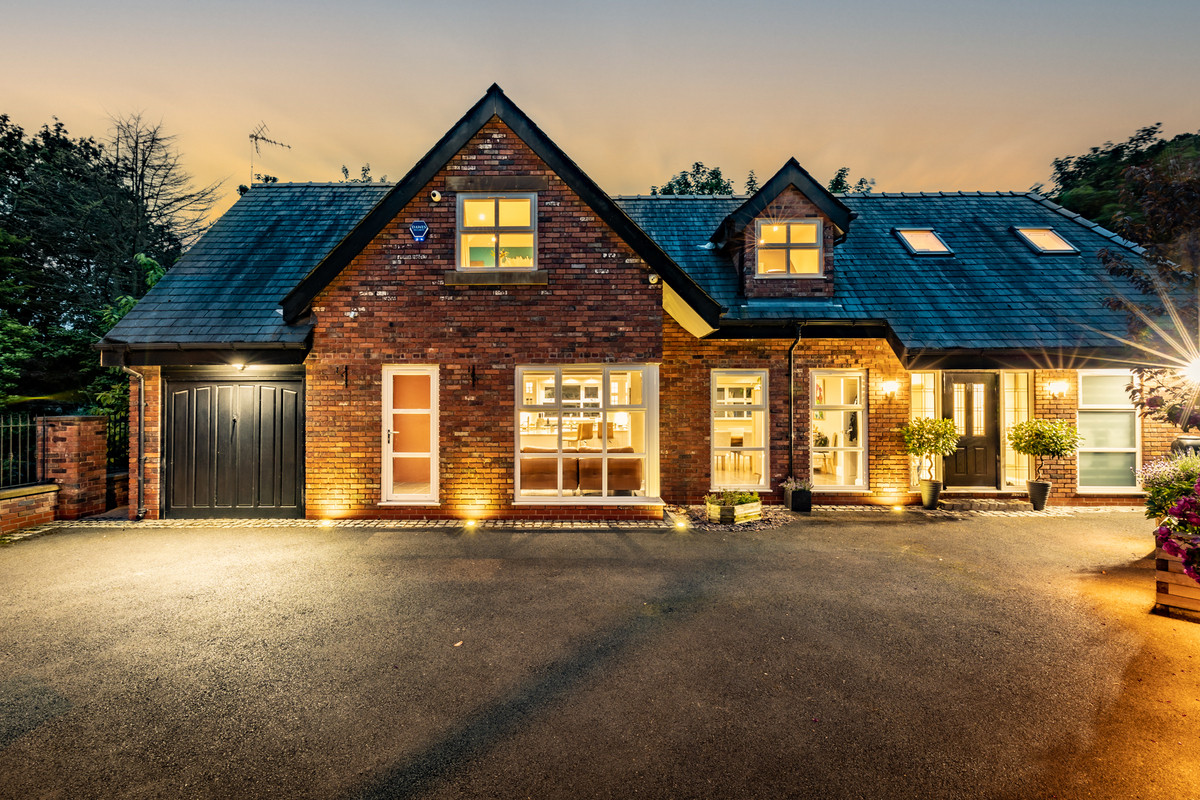 5 bed detached house for sale in West End Avenue, Cheadle 2