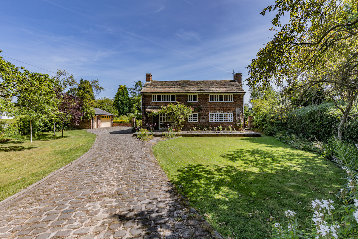 5 bed detached house for sale in Moss Lane, Stockport 9
