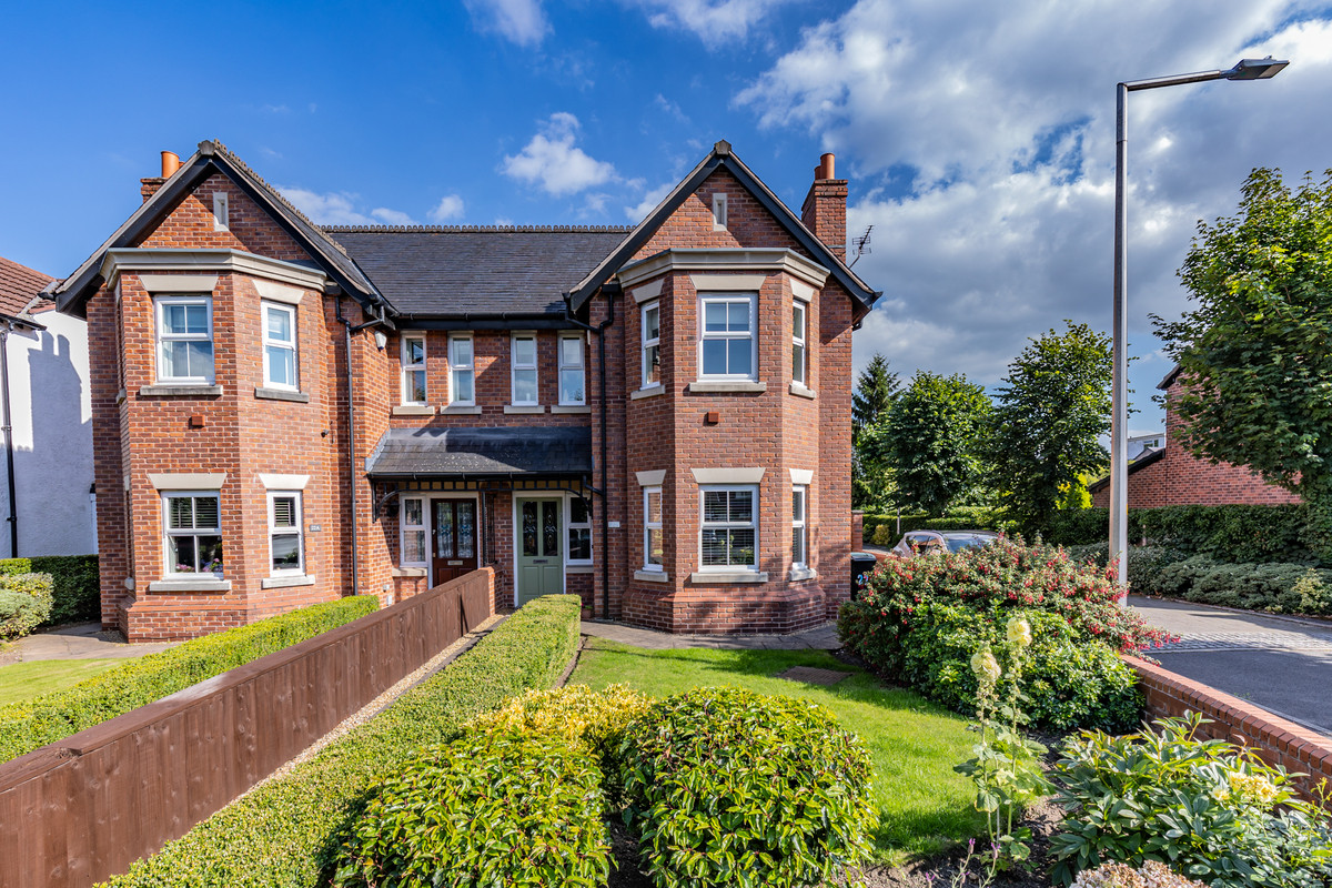4 bed semi-detached house for sale in Albert Road, Cheadle 1