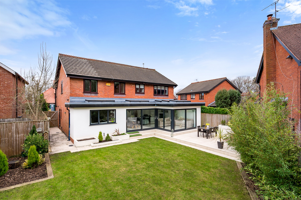 5 bed detached house for sale in Lansdown Close, Cheadle  - Property Image 1