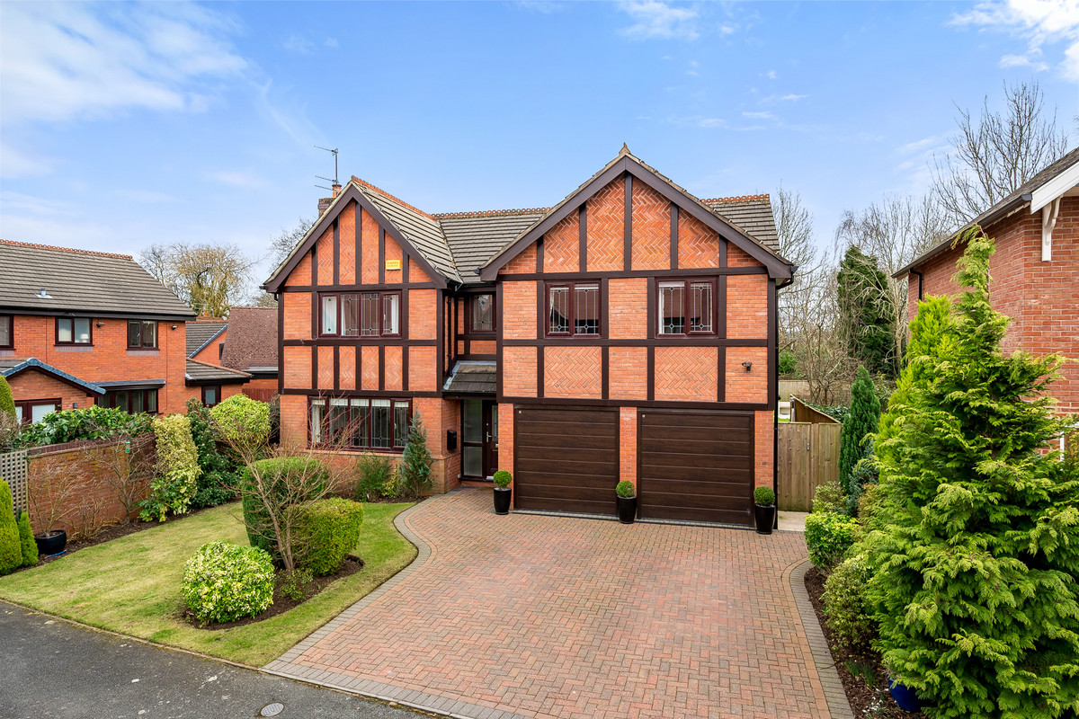 5 bed detached house for sale in Lansdown Close, Cheadle  - Property Image 2