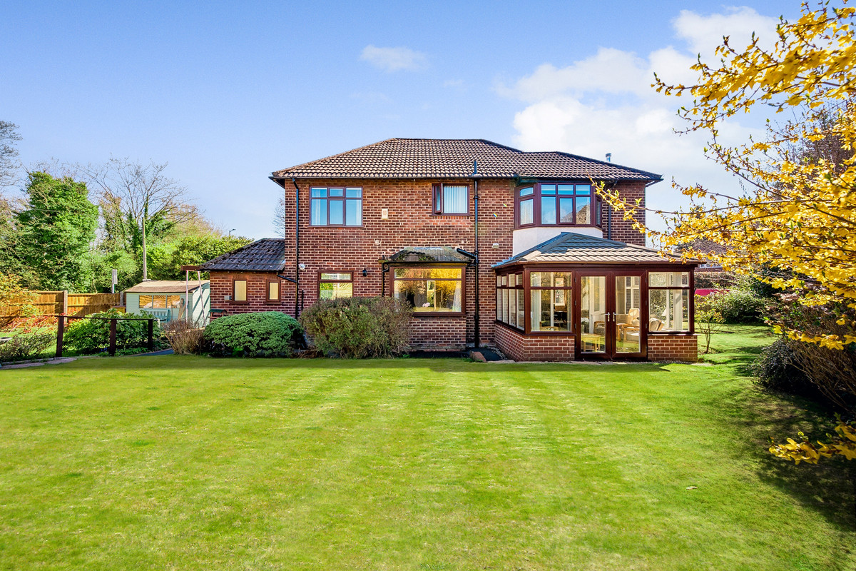 4 bed detached house for sale in Highfield Road, Cheadle 1