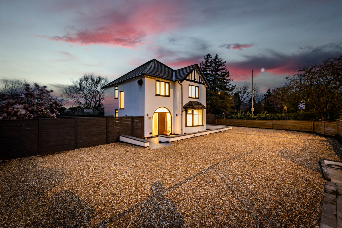 3 bed detached house for sale in Woodford Road, Stockport  - Property Image 4